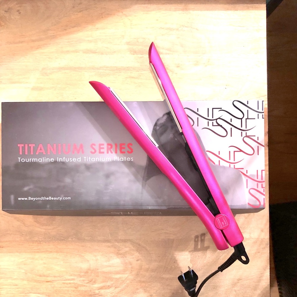 *SOLD via OfferUP* 💞HOT PINK St8nr 💞